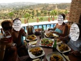 <p>Pub Eva y Adan en SwingerLand</p>